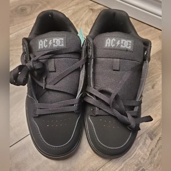 BNWT Mens DC AC/DC Shoes, Size 9.5 - Picture 4 of 12
